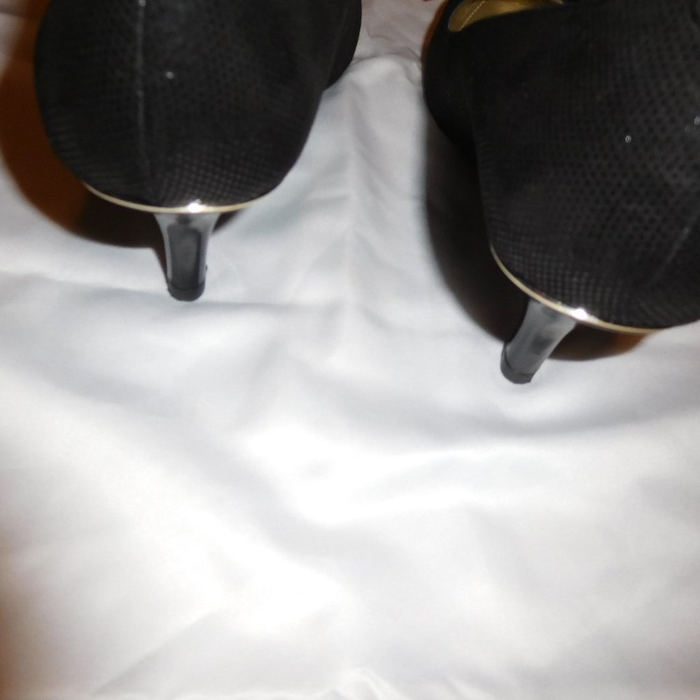Anne Klein Women’s Black iFlex FLOUNCY Kitten Heels/Pumps—Size 7M - Picture 5 of 7